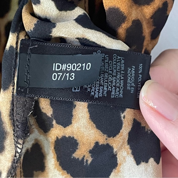 Express Leopard Print Portofino Women’s Button Down Long Sleeve Blouse - Picture 12 of 12